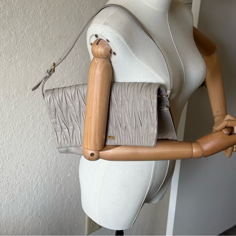 💎MIU MIU Matelasse Gather Leather Shoulder/ Clutch Bag Gray/ EUC💎 - Picture 14 of 16